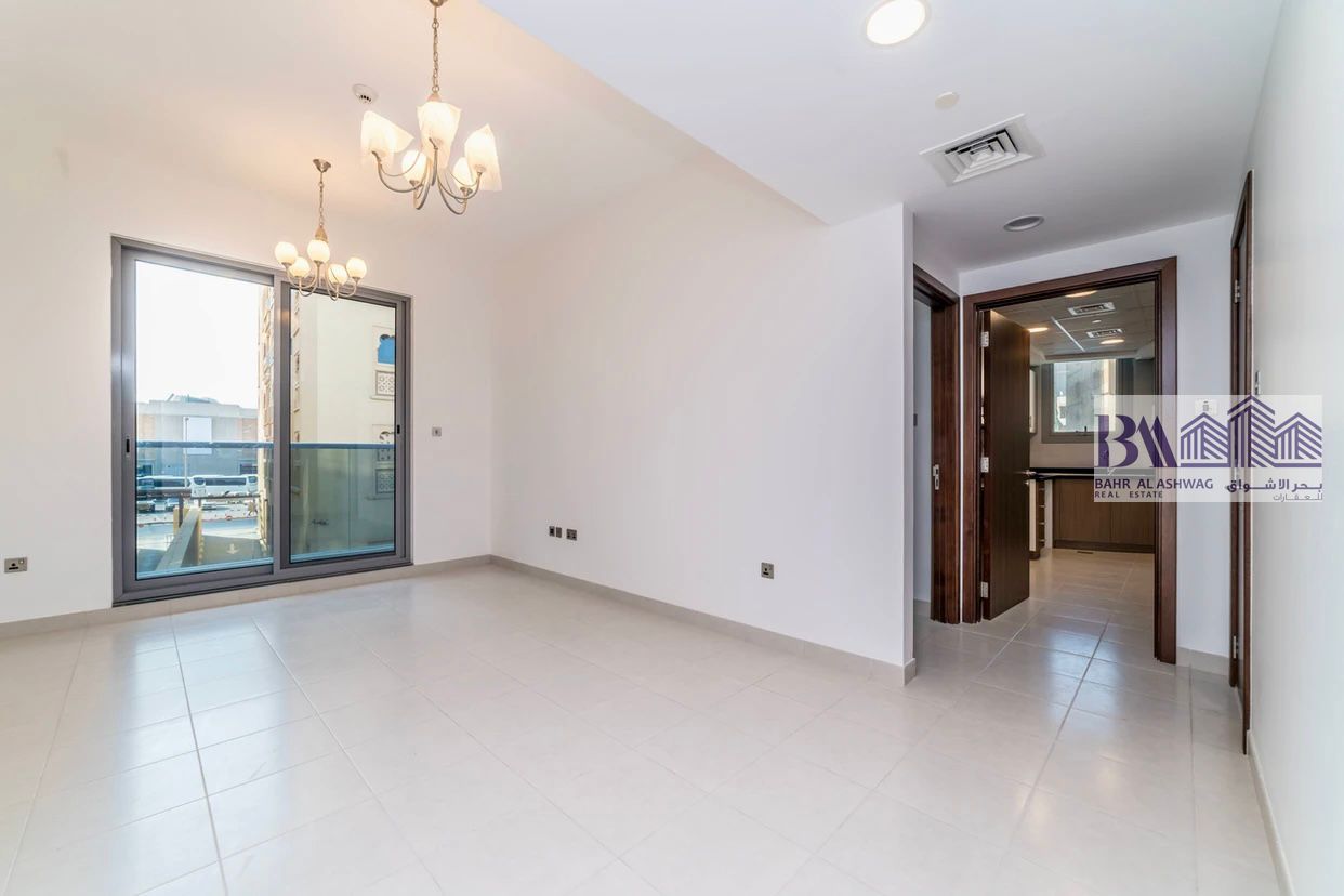 Near Salah Al Din Metro 1Bhk Unit Family Building