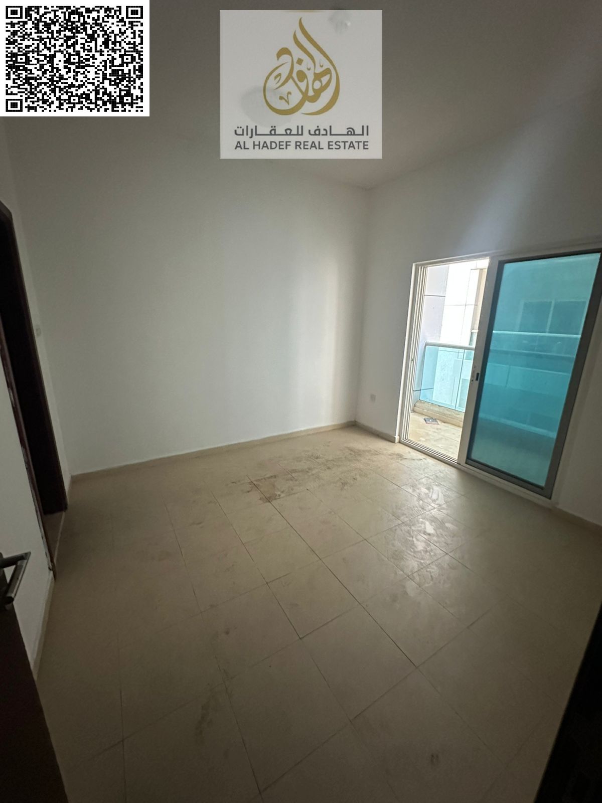 One bedroom and living room apartment in City Towers for sale (cash only) - Large kitchen - 2 bathrooms - Balcony off the living room - Apartm