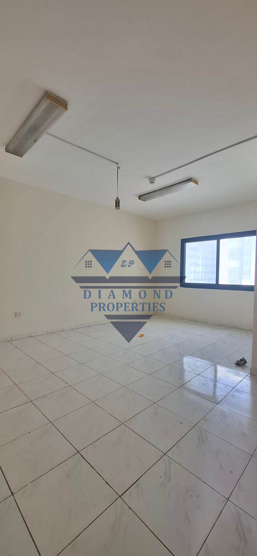 Very spacious close hall 1bhk cantral AC available good location in Al Qasimia just 30k