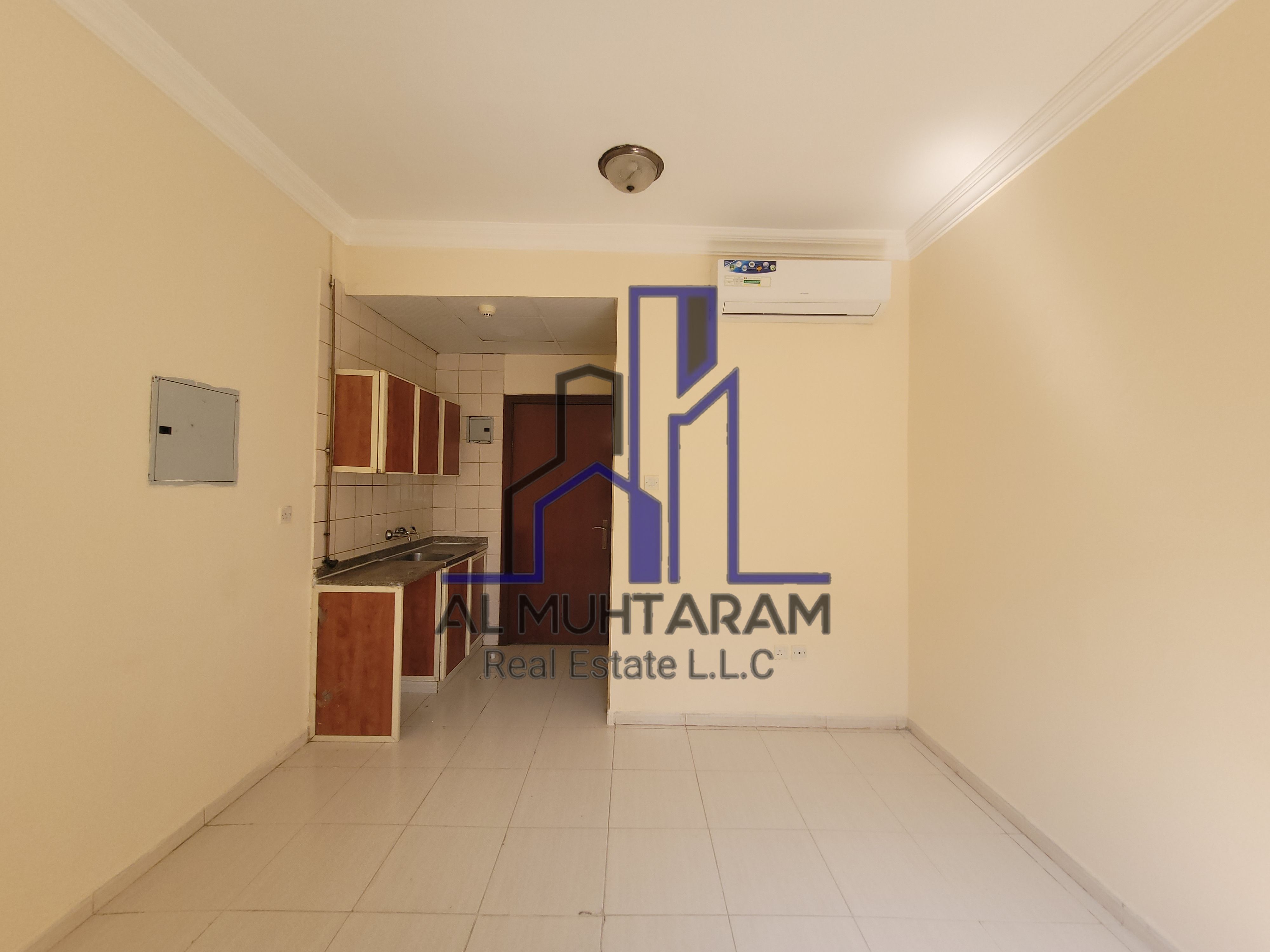 Luxurious studio for family separate kitchen for asian families. call now