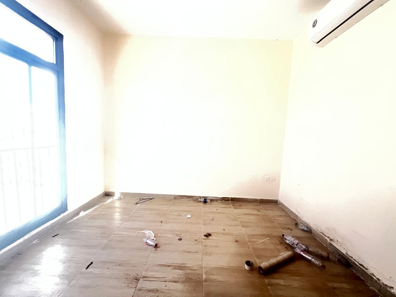 Lavish 1bhk good building hoshi sharjah rent 40k