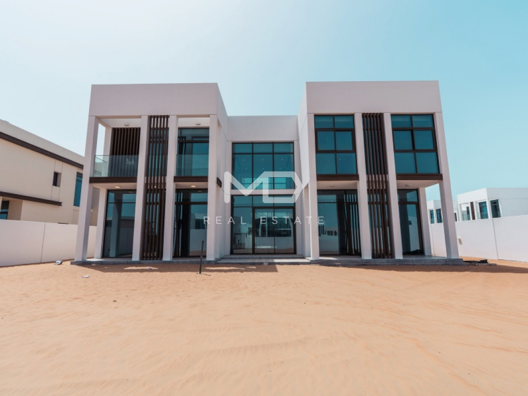 Corner Waterfront Villa | Large Plot | High ROI