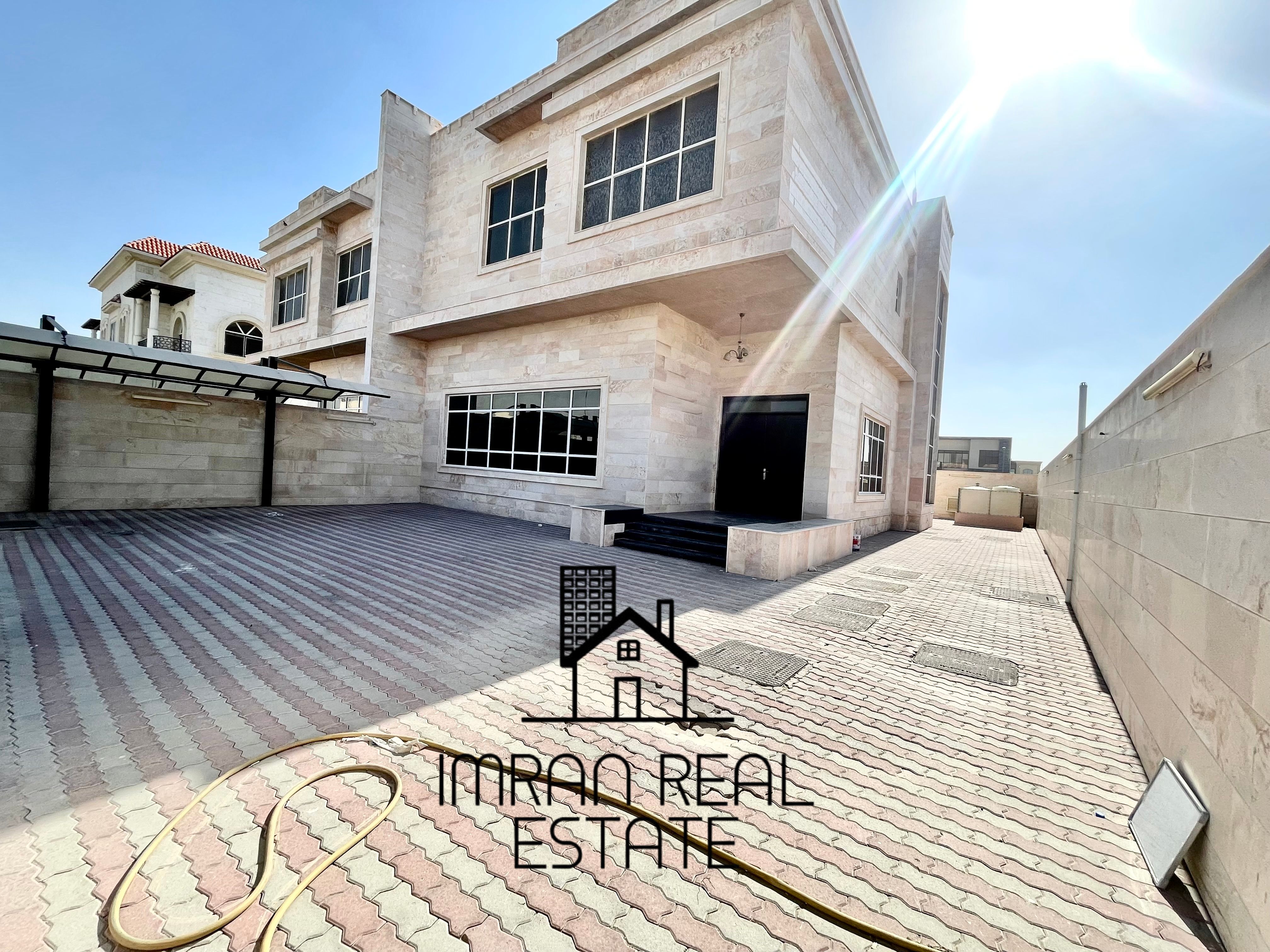 Spacious Corner Villa 4BR Twin G+1 Huge Space Inside