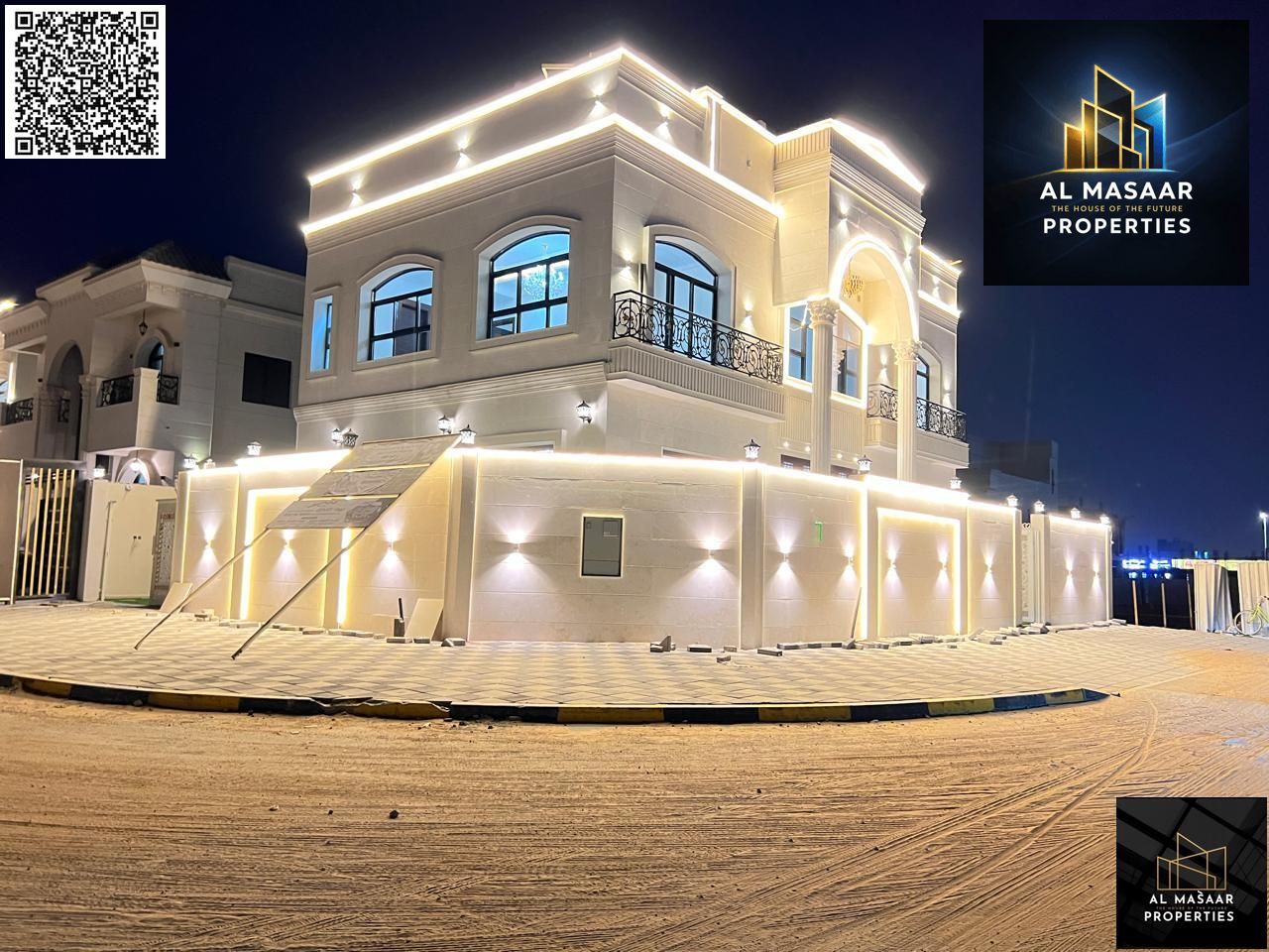 Classic corner villa with 6 master bedrooms and a roof terrace in an excellent location on the main street.