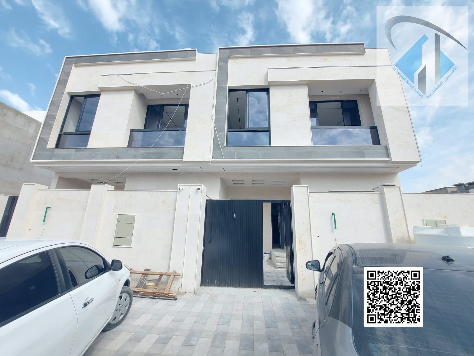 Freehold villas for all nationalities, including registration and ownership fees. Excellent location close to all services, with a rooftop terrace.