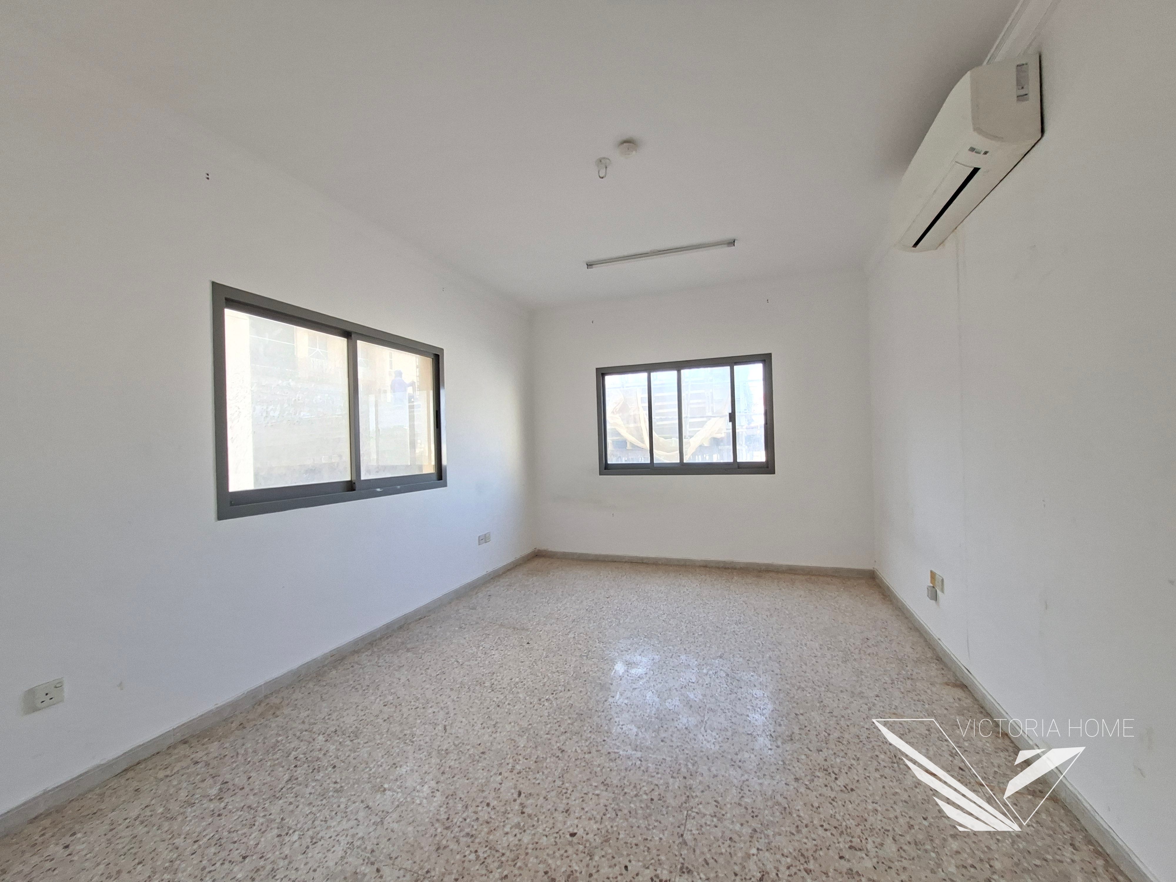 Spacious Split ac 3 BHK balcony master bedroom close to park just 45k