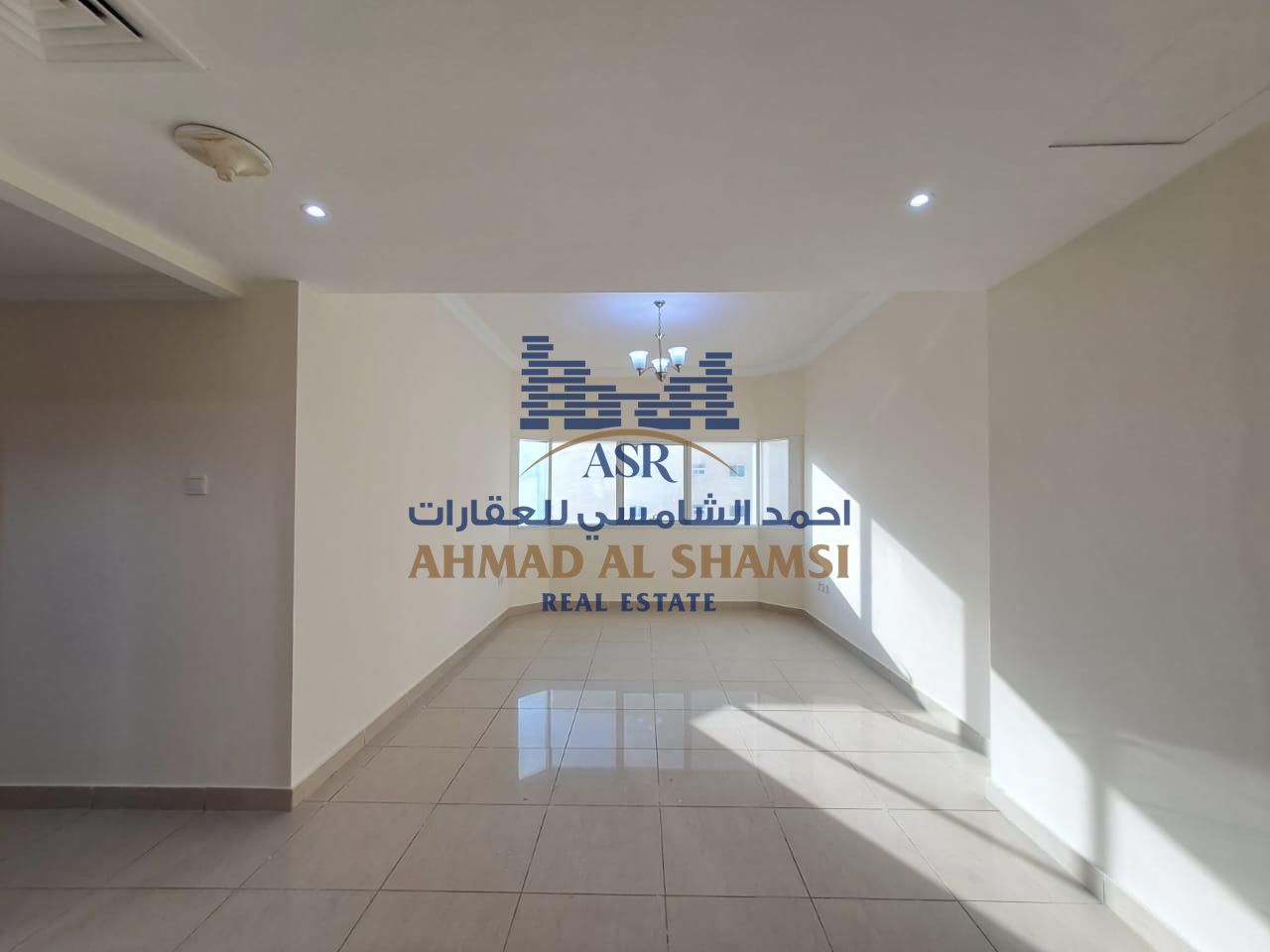 Specious 2BHK || Wardrobes || Opposite Sahara Mall || Open View || Easy Access To Dubai Metro || Ready To Move