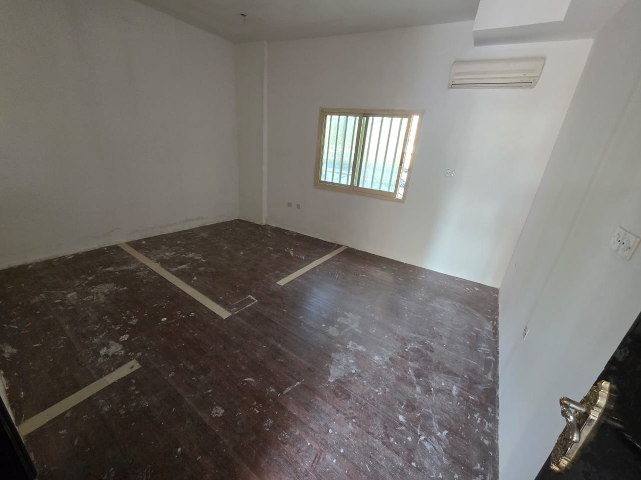 Lowest price, ground floor studio apartment, practical size, split AC, full maintenance included (owner's responsibility)