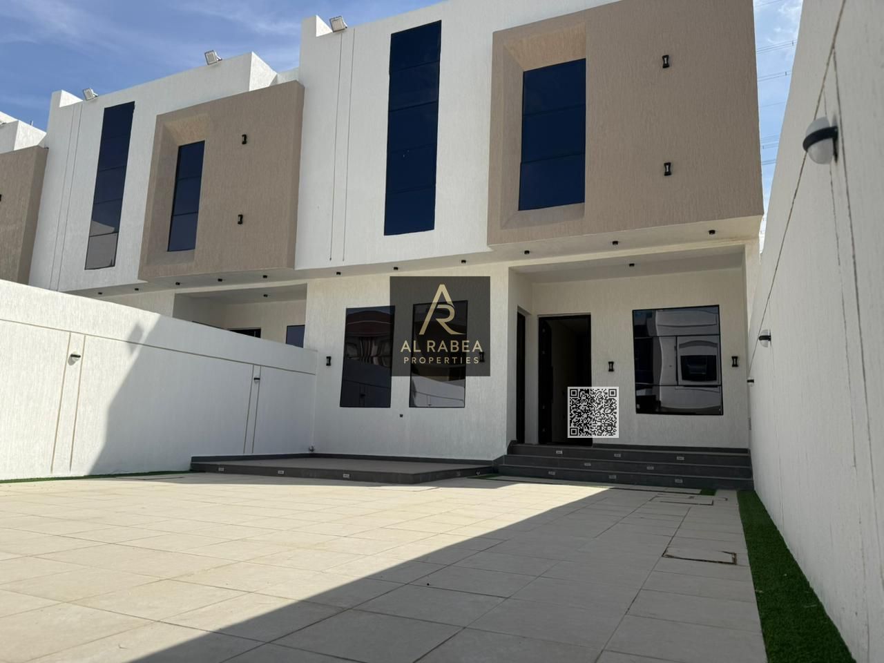 For sale, a very elegant and very luxurious villa for those with distinguished taste, Al-Yasmine On Mohammed bin Zayed Road, it is easy to exit and en