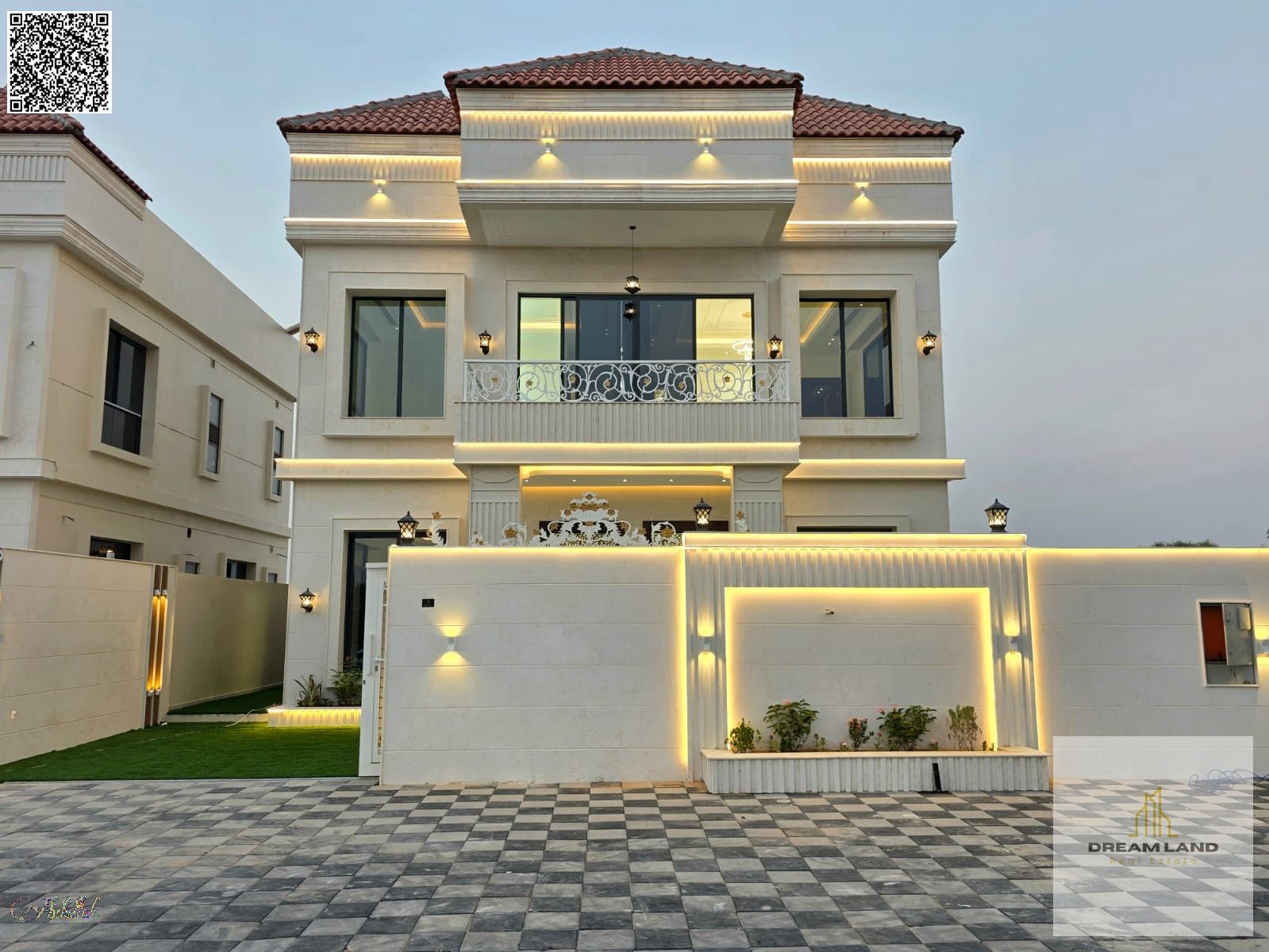 Luxury villa with high specifications and a large setback in Al-Haliyo 2, price includes registration fees and is negotiable.