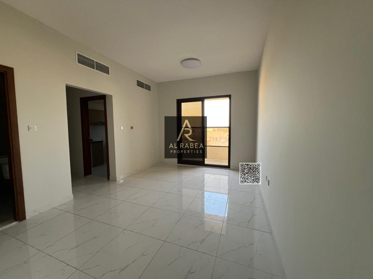 First tenant - Balcony - Easy access to roads