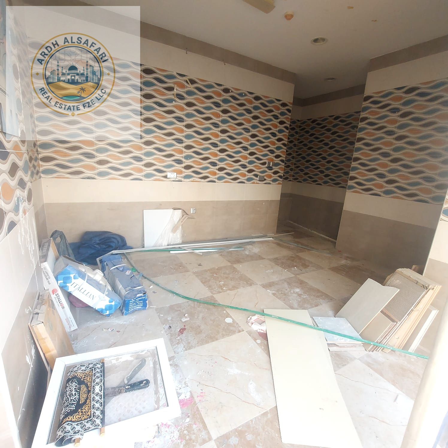 Ready to move big size Shop available with washroom