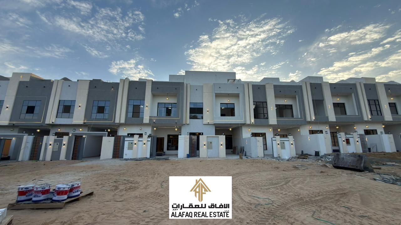 Townhouse Villas for Sale with Modern Design in Prime Locations, Ready in Less Than One Month, 4 Bedrooms, Competitive Prices, Free Registration Fees