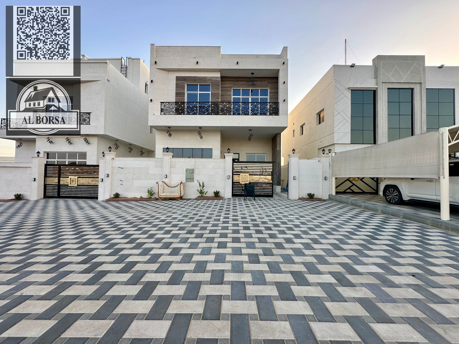 Villa for rent in Al Helio 1, Ajman, on the main street. 5 master bedrooms, 2 living rooms, majlis, kitchen, maid's room. 130,000 AED (negotiable)