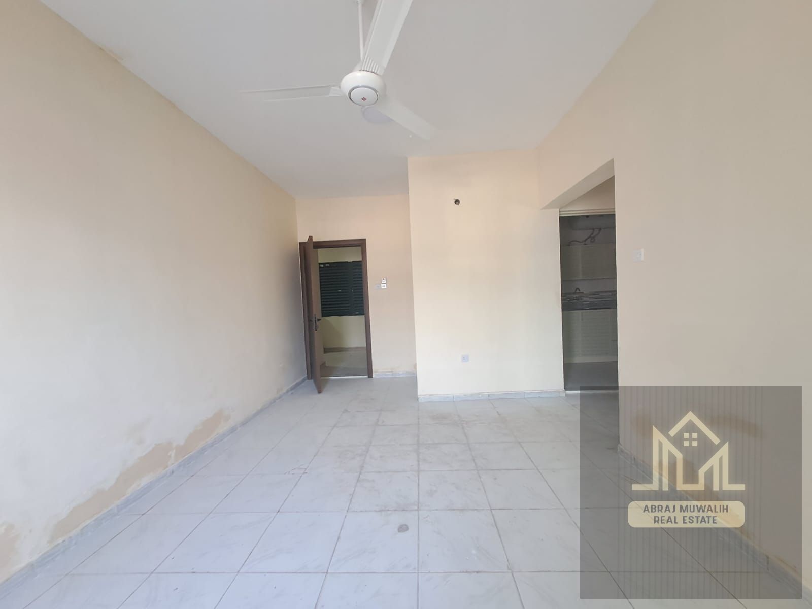 family appartment with balcony in 30k