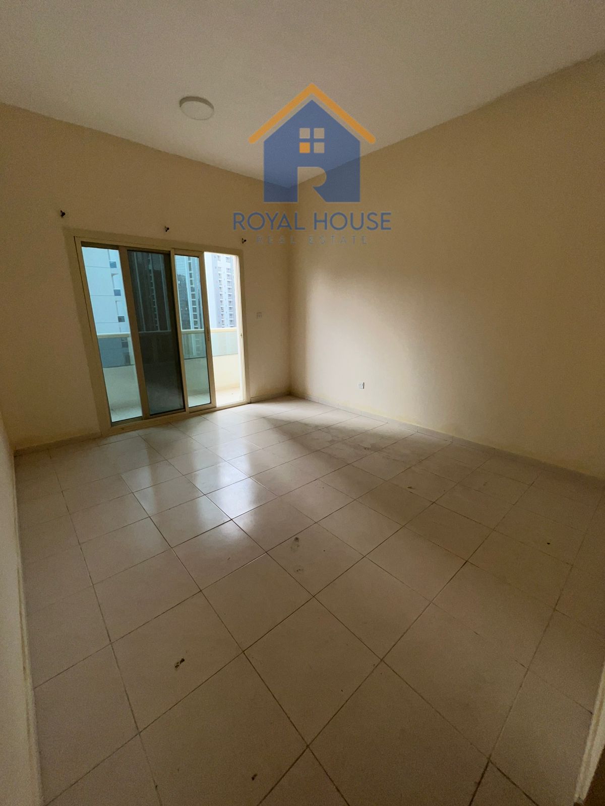 Two rooms and a hall for sale in Al-Taawun