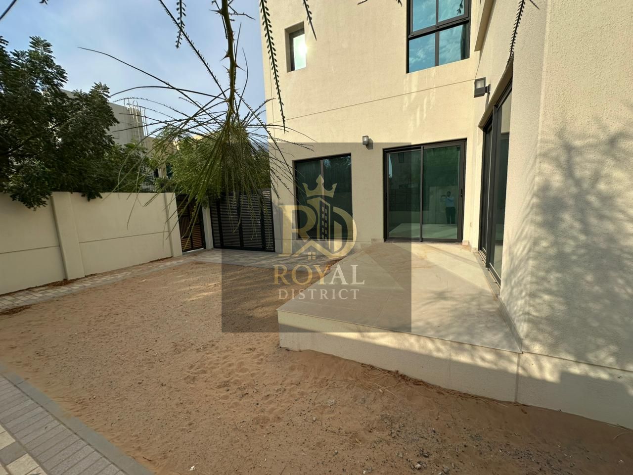 VILLA TOWNHOUSE 3 BEDROOMS + MAID’S ROOM | PRIME CORNER LOCATION | FREEHOLD | LUXURY FINISHES | CLOSE TO ALL SERVICES | EXCEPTIONAL PRICE