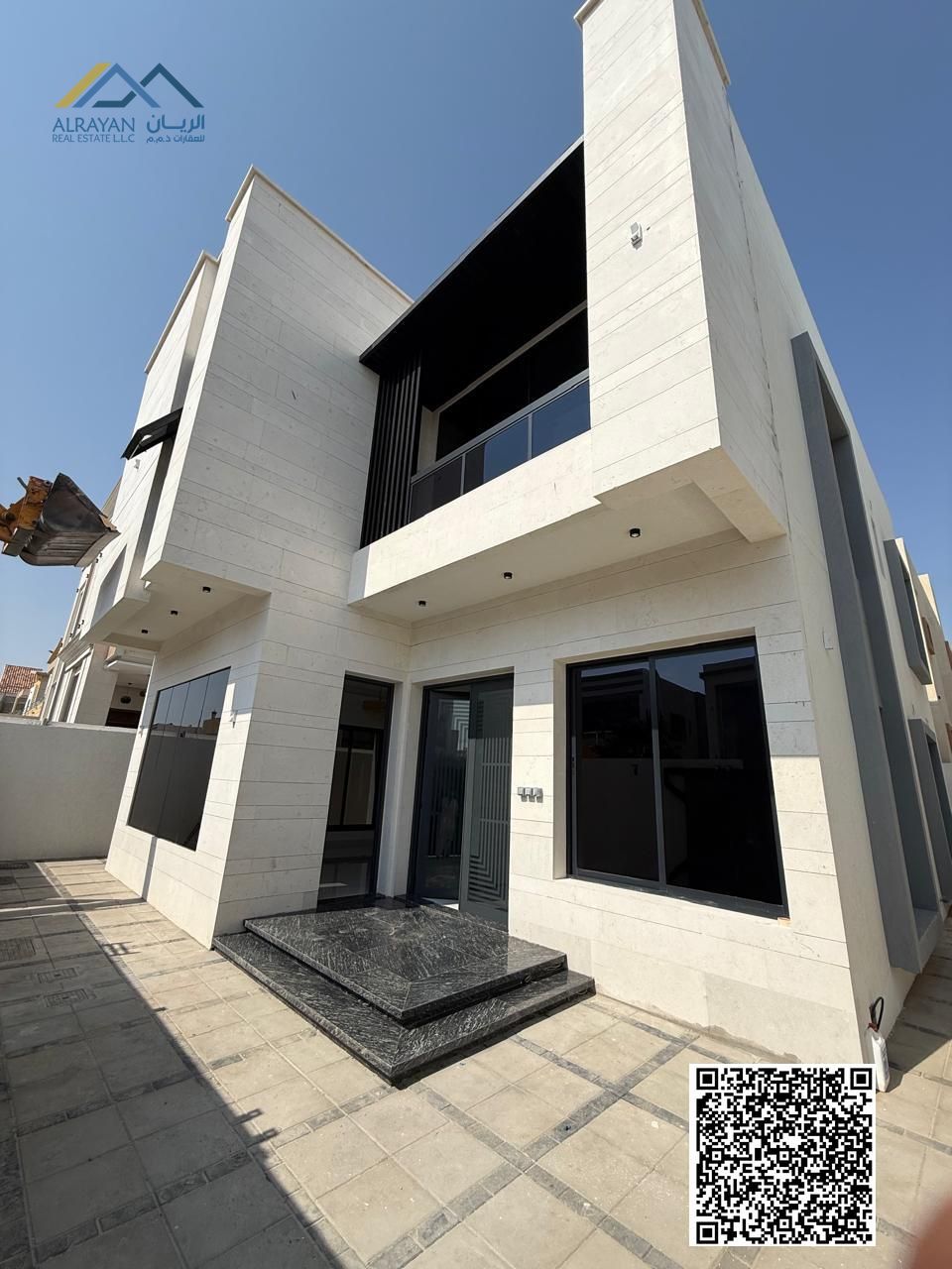 Freehold ownership for all nationalities with easy banking facilities and large spaces.