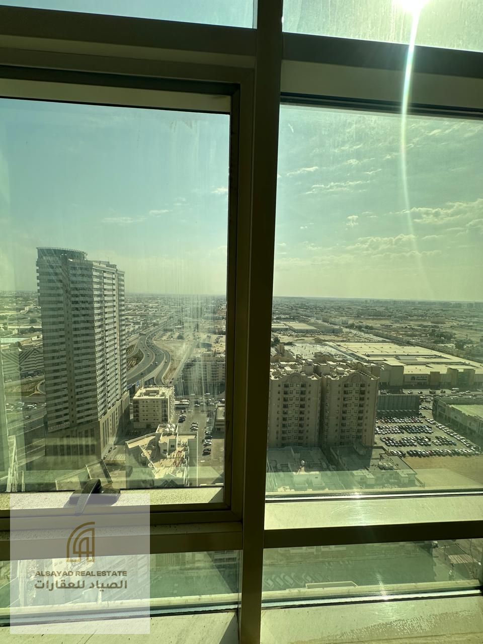 Two-bedroom apartment with living room, Type 3, high floor, vacant. Area 1,500 sq. ft. Well-distributed layout, kitchen with window, m