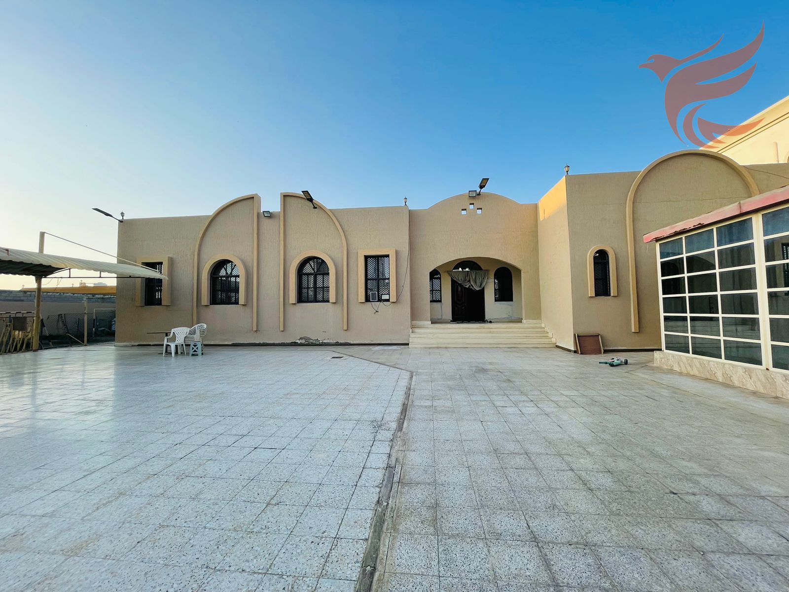 villa 4bhk for sale maid room 2 majlis inside or outside store big compound with malhaq one room normal in seih al GHUBB RAK