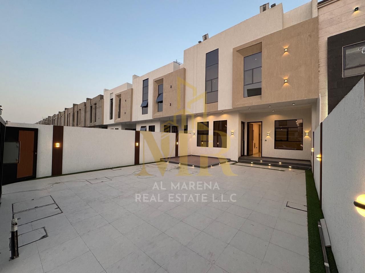 Villa for sale in Ajman at a bargain price, including fees. Excellent location. Freehold for life. Available to all nationalities with bank financing