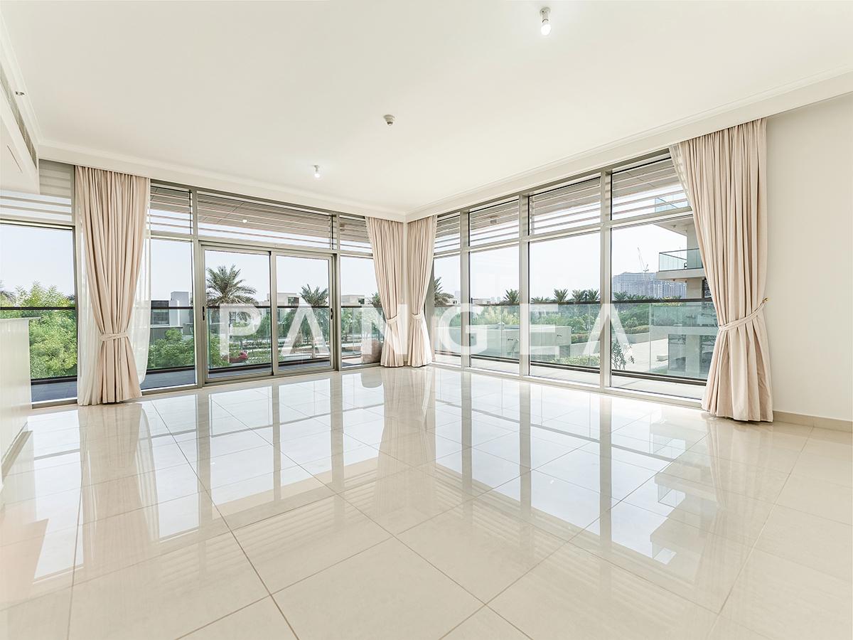 Tenanted l Big Balcony l Direct Park Access