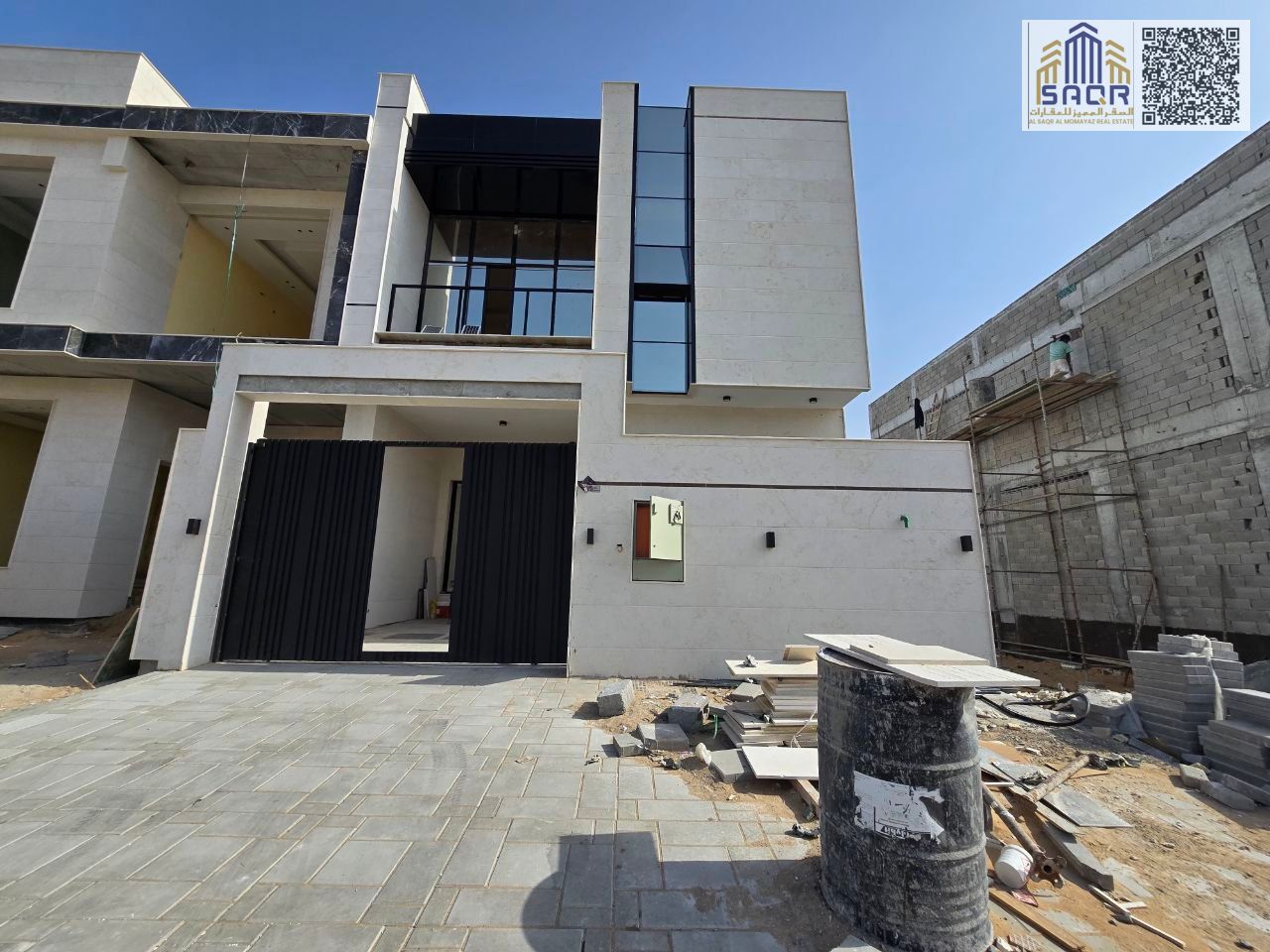 Three rooms with a spacious building area, freehold ownership