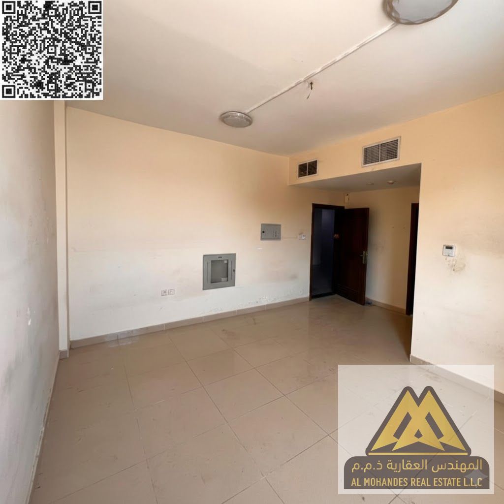 Very spacious | Suitable for families, employees, or young people | Prime location close to services behind the Chinese Market | Excellent location ne