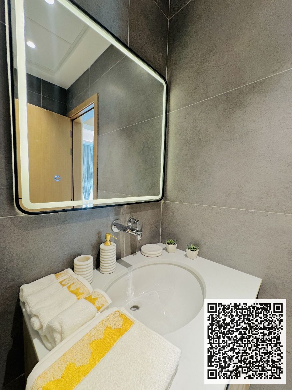 **Ajman Creek Tower 4 – One-bedroom apartment with a stunning view in the Creek Tower project, Ajman**