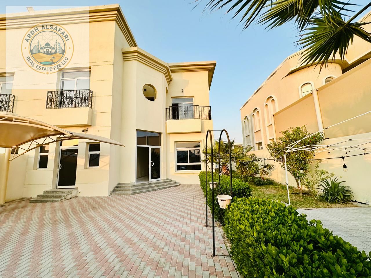 4 bedrooms 6 bathrooms like brand new luxury villa on very reasonable price visit it hope you will like it