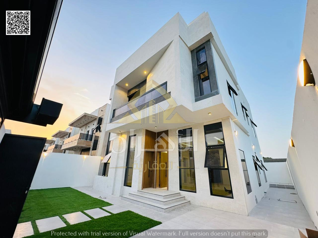 A villa with a European design and luxurious touches. Prime location close to all amenities - price includes electricity, water, and air conditioning.