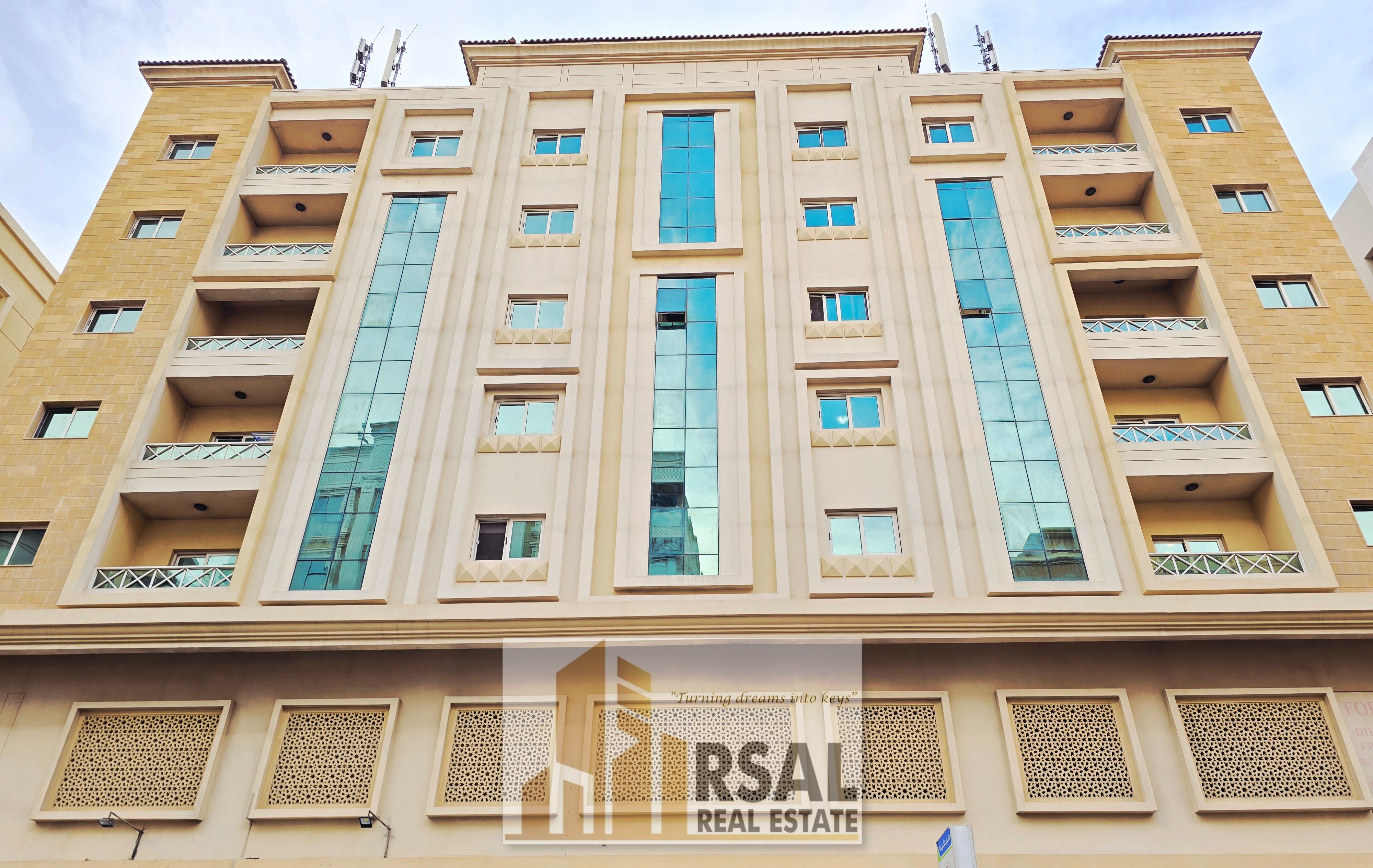 HOT OFFER 12 CHEQUES PAYMENT 1 BEDROOM WITH BALCONY AND PARKING , FREE MAINTENANCE ?