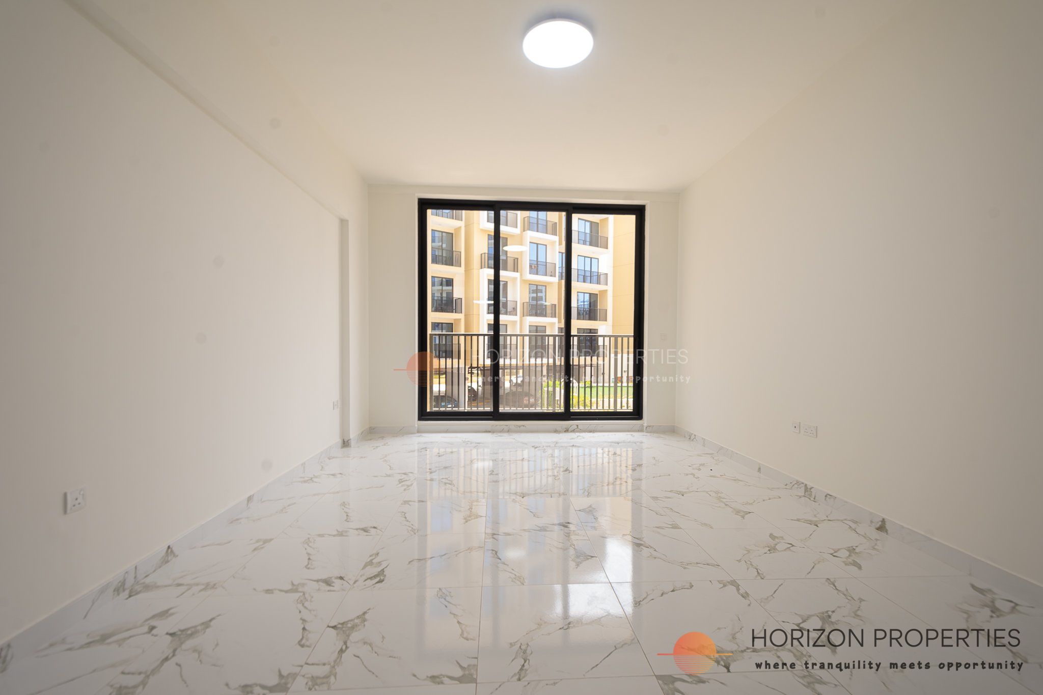 Large 2 Bed | Great Amenities | Tenanted