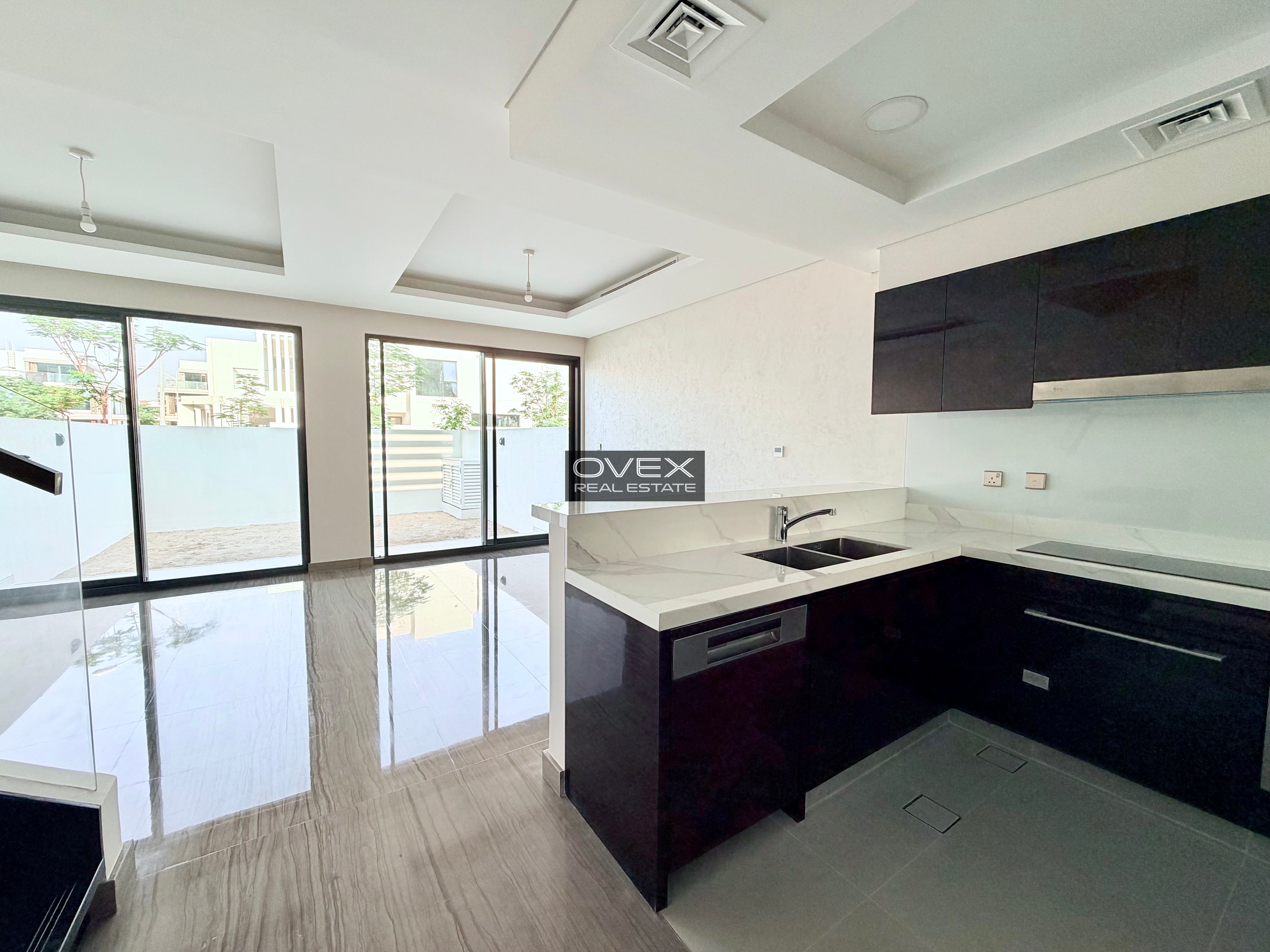 Lowest Single Row | Kitchen Appliances Installed