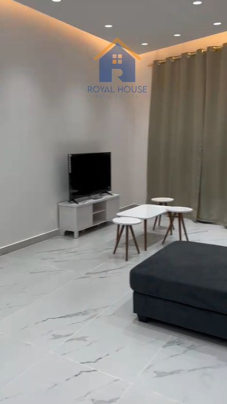 Stylish 1 BR in Al Khan Corniche: Perfect Retreat