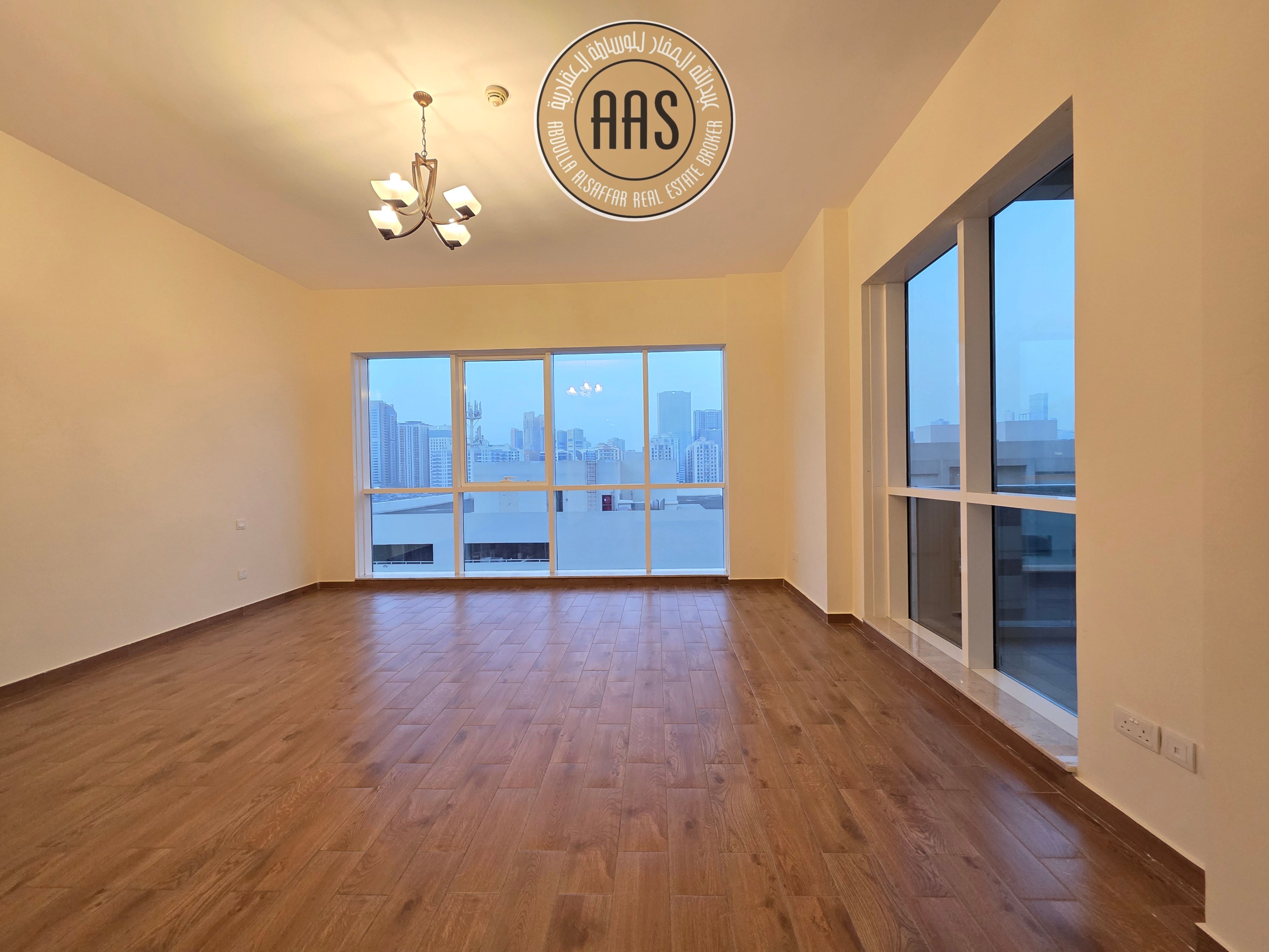 Very Spacious And Huge Studio Apartment Chiller Free With Balcony