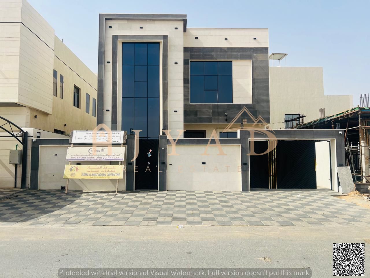 Luxury Modern Villa for Sale: Central Air Conditioning, High-End Finishes, Freehold Ownership for All Nationalities - Spacious Outdoor Area for Privac