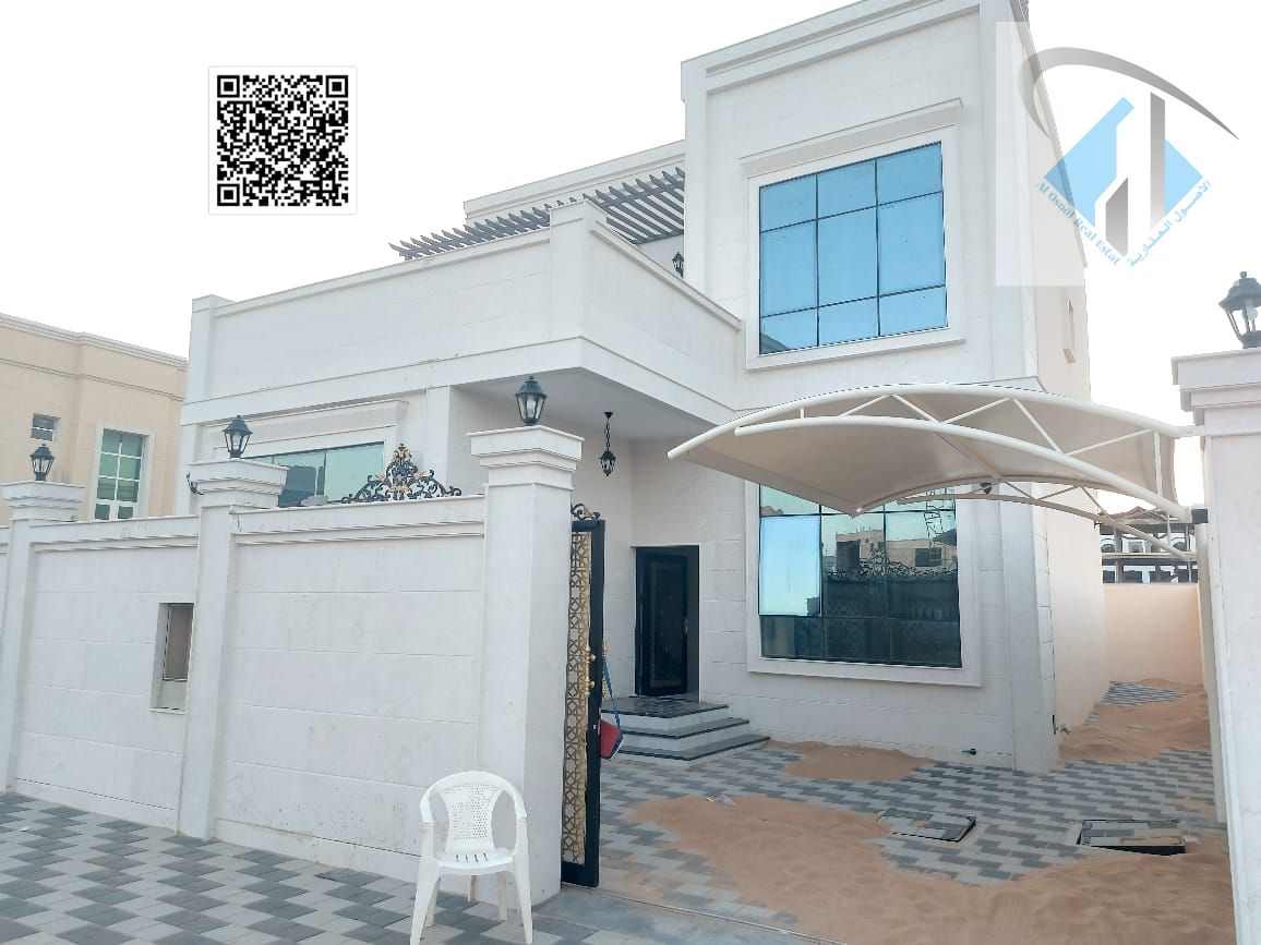 Villa with an internal roof terrace, freehold ownership, all utilities included, registration and ownership fees included, excellent location close to