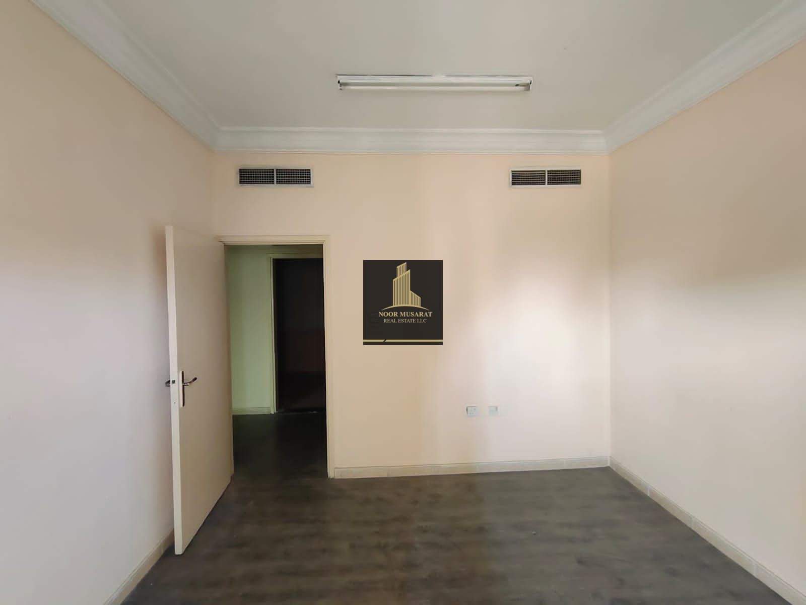 Hot Offer Bachelor 1BHK 43k With Balcony Close To Dubai Border SARJAH Call Zain