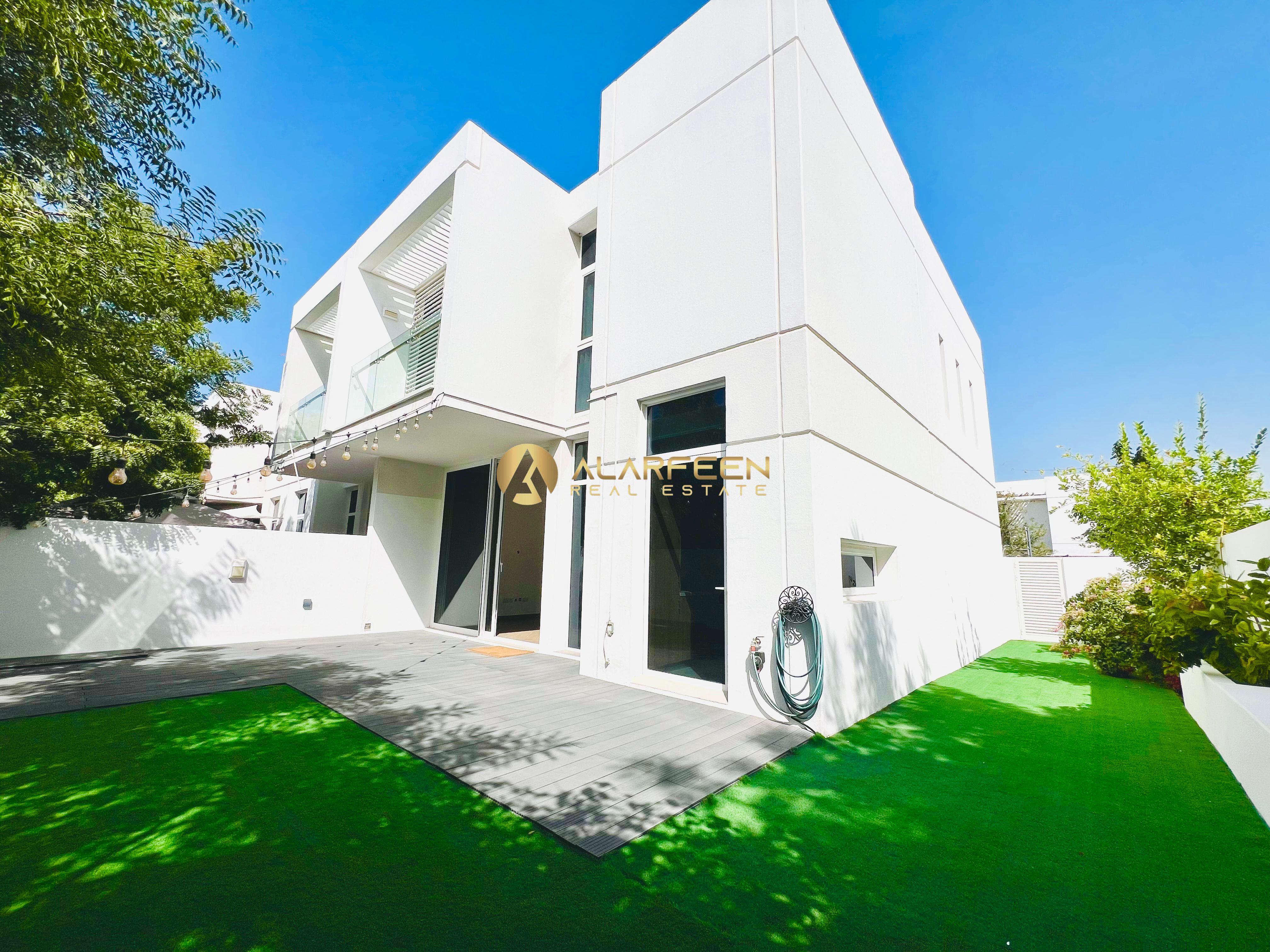 Corner Villa l Fully Upgraded l Private Garden