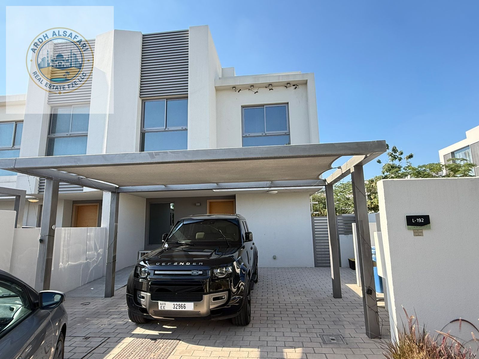 3 bedrooms L192 4 bathrooms 3,000 sqft 1 maid room 1 laundry room 1 living area 1 laundry room 1 balcony 1 master bedroom All bedrooms with bu