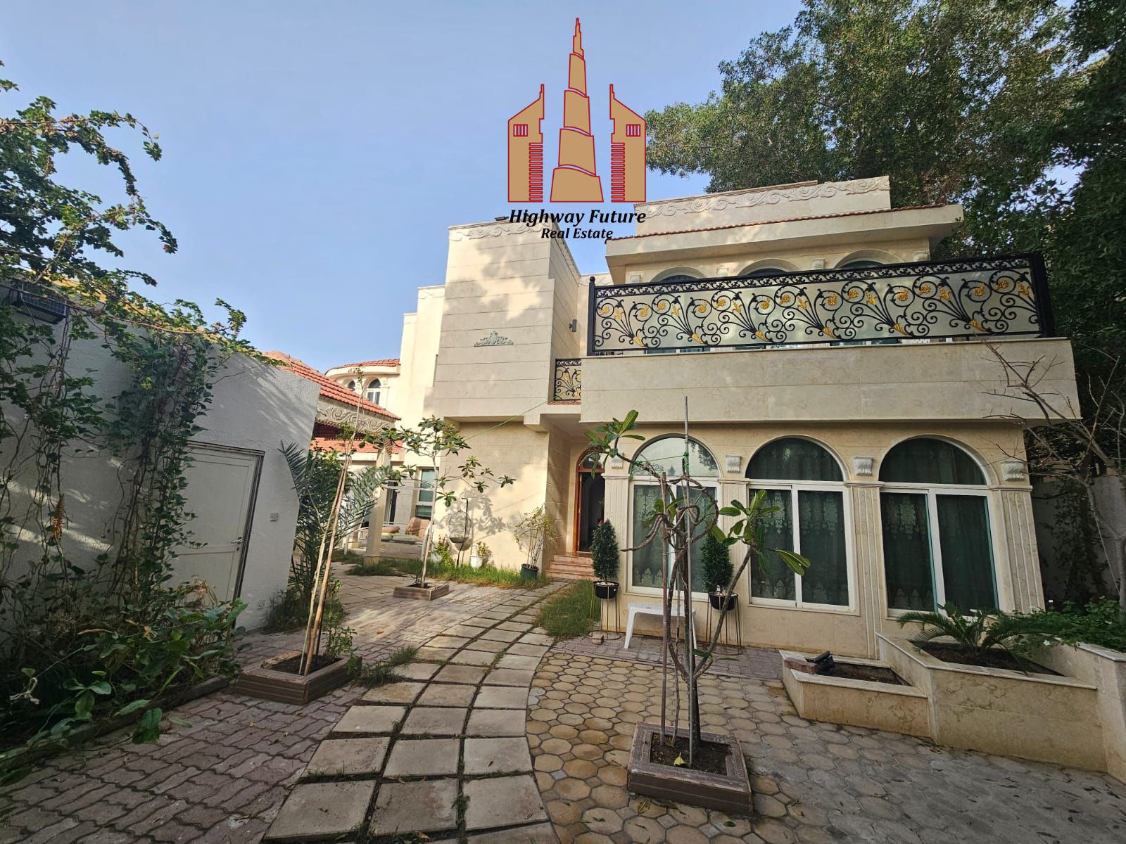 Private pool 2 balcony 2 hall Majlis 5 bedroom like new villa for sale 3.3m near beach parking garden