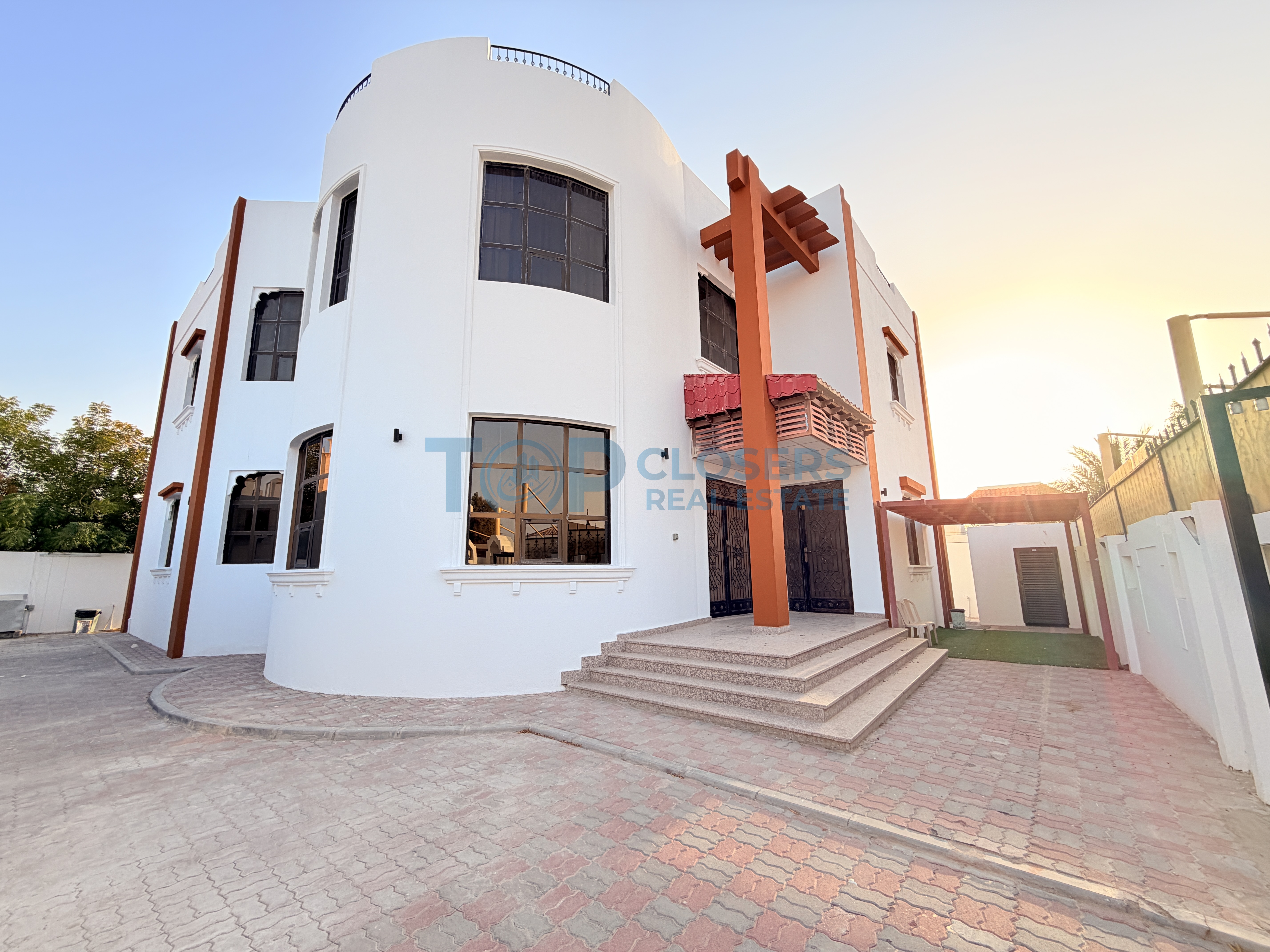 Ready to Move In| Prime Location| Private Entrance