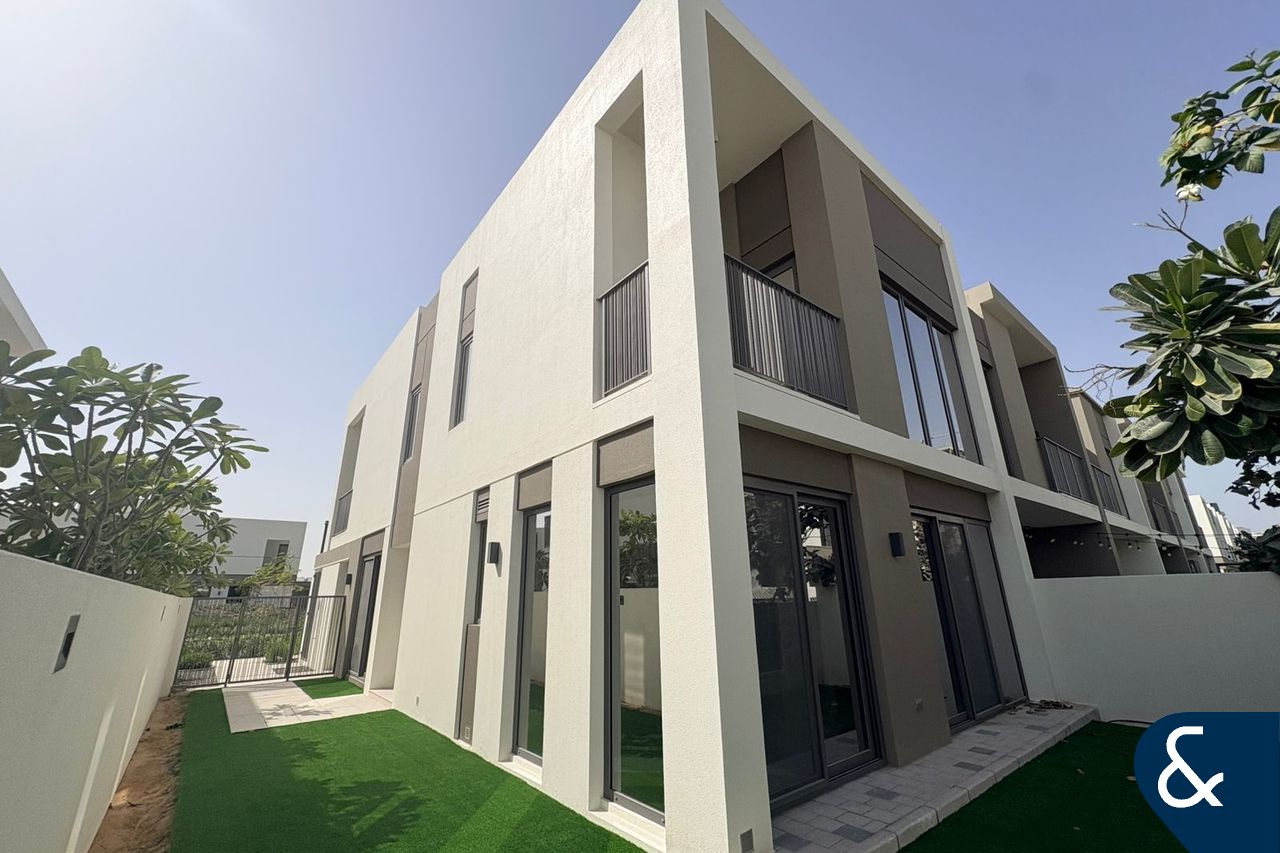 Light Kitchen | Landscaped | Corner Plot