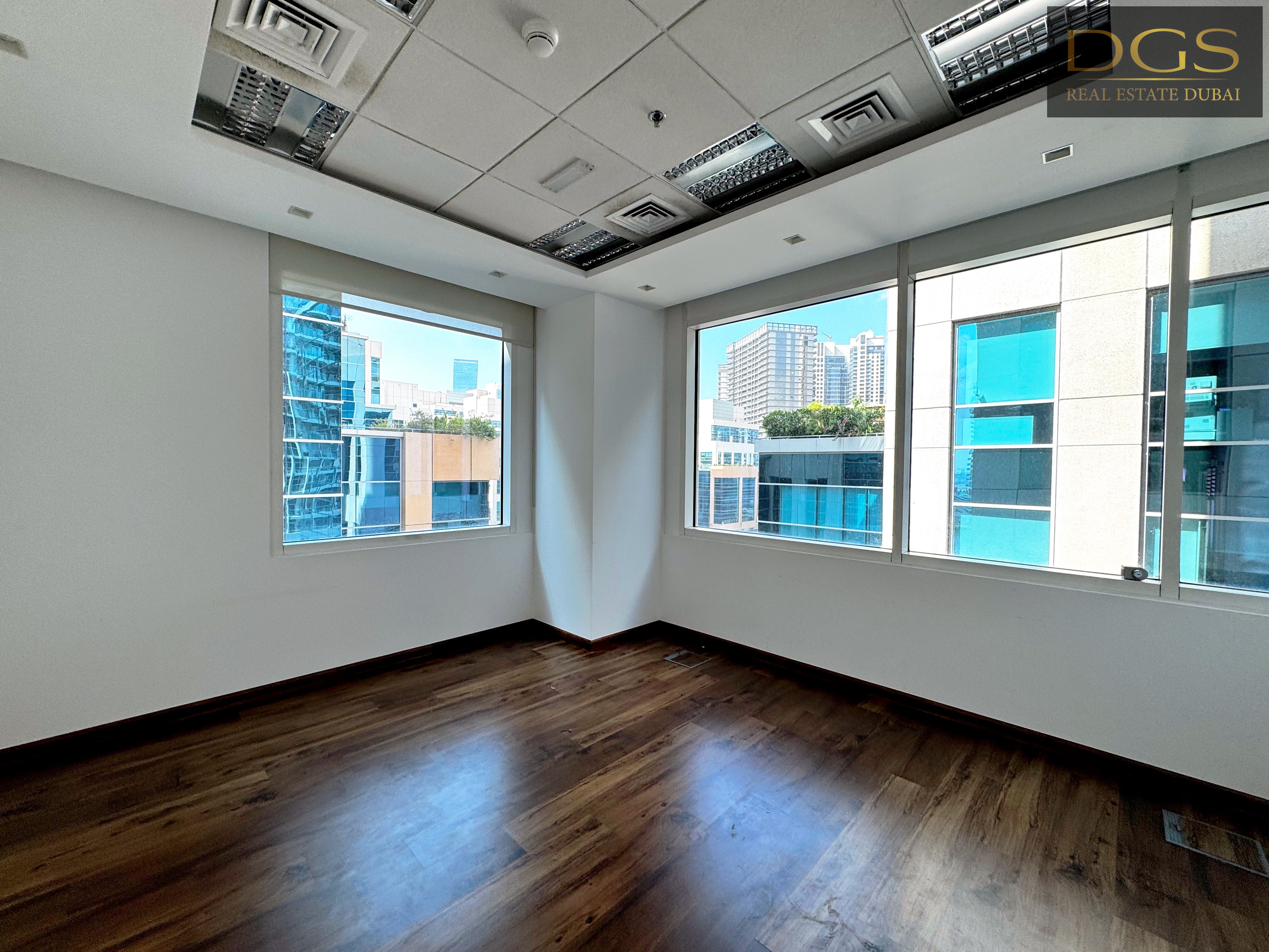 Fully Fitted | Motivated Owner | 6 parkings