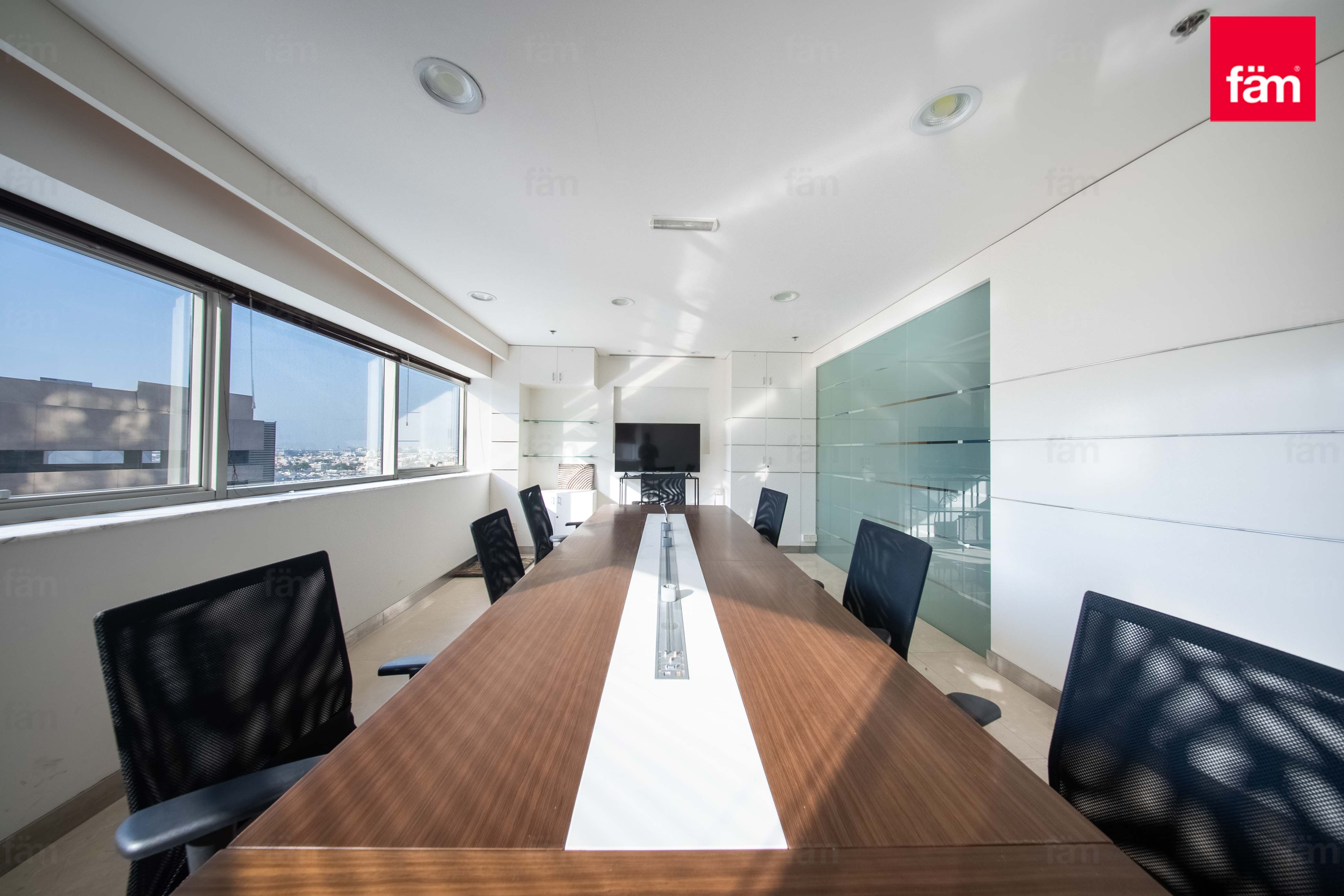 Premium Office | FiveStar Fairmont Dubai