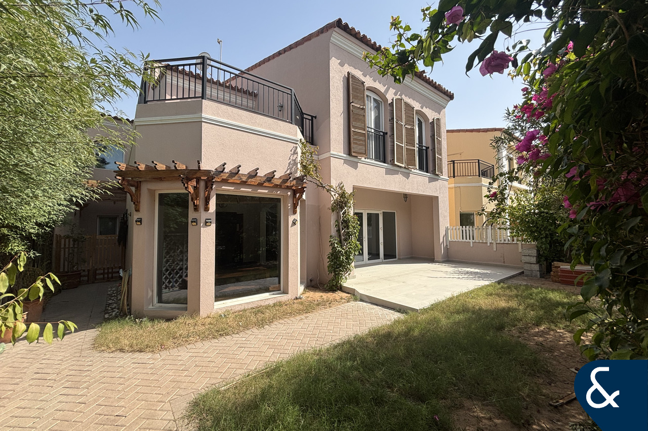 EXCLUSIVE | Ready To Move | Immaculate