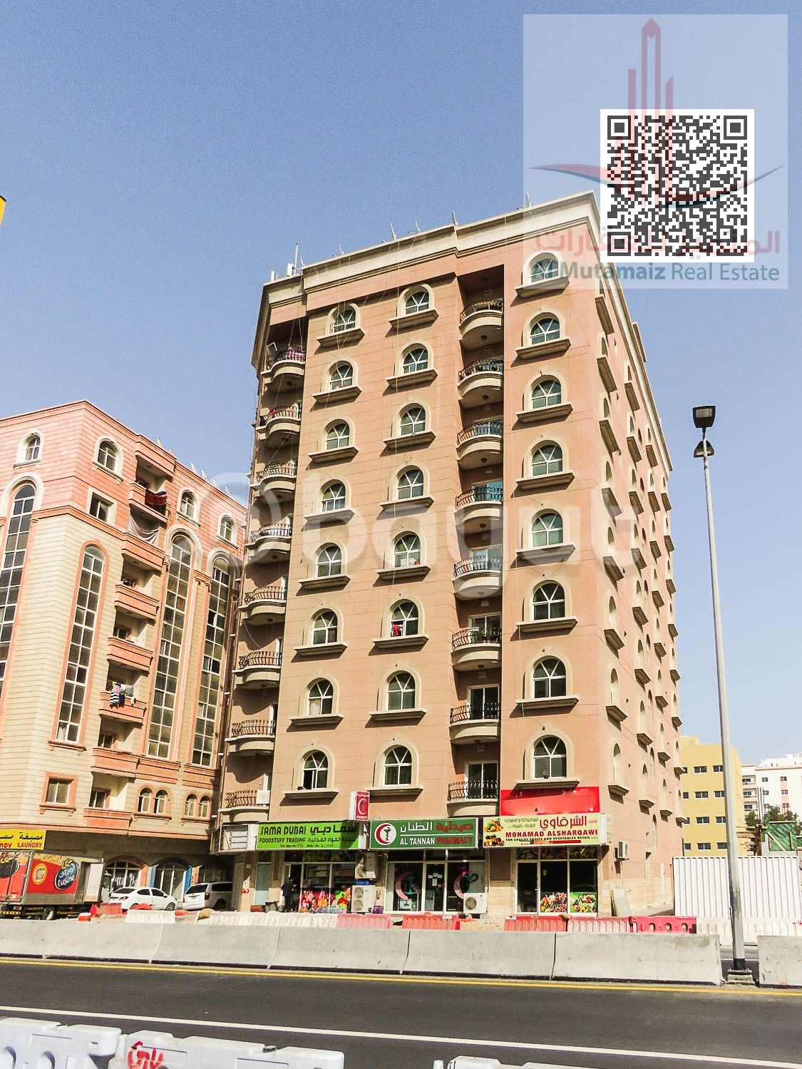 Two-bedroom apartment with a living room for annual rent. Spacious and in an excellent location next to Grand Mall.