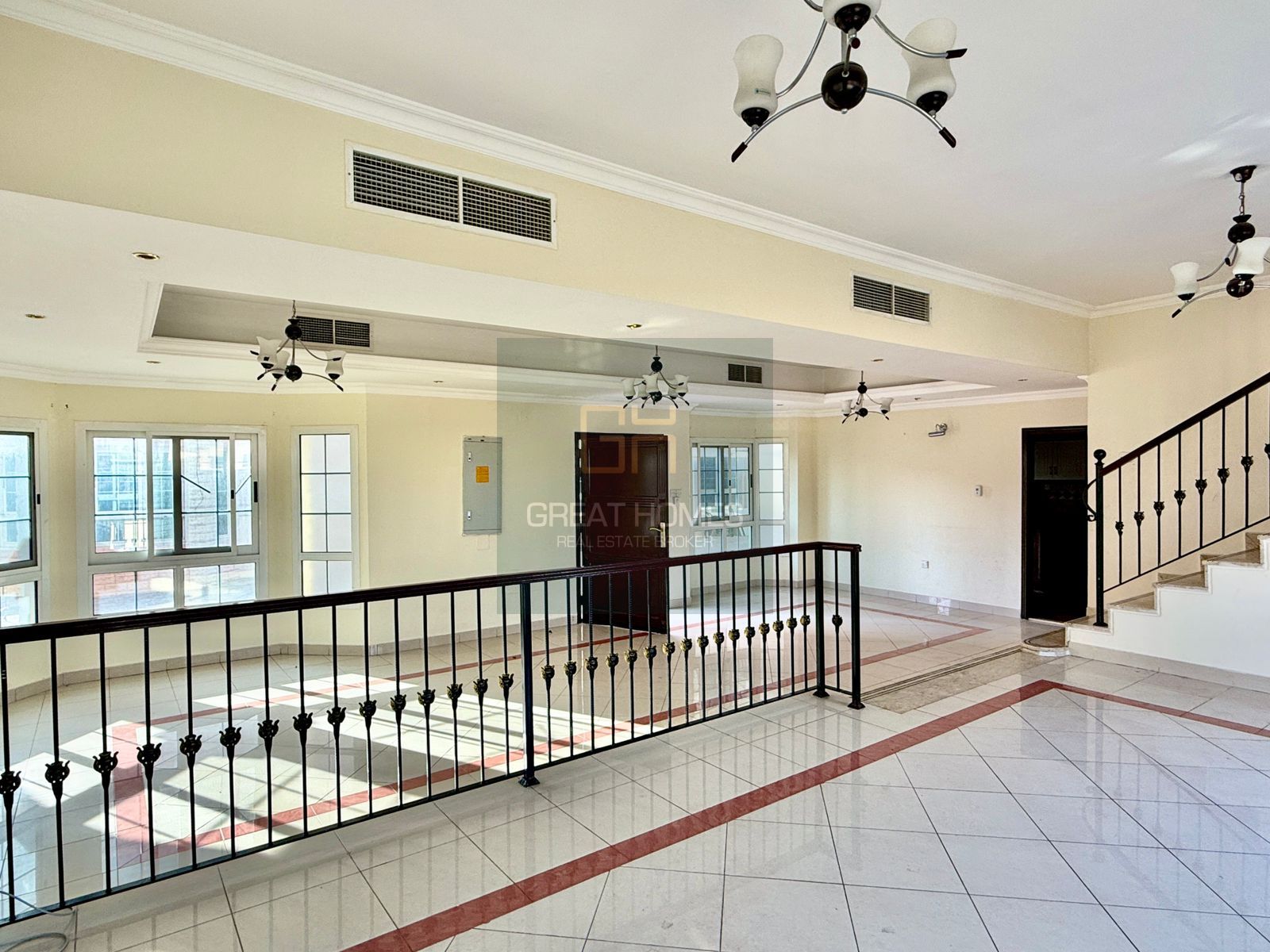 Semi detached 3 Bed villa for Lease