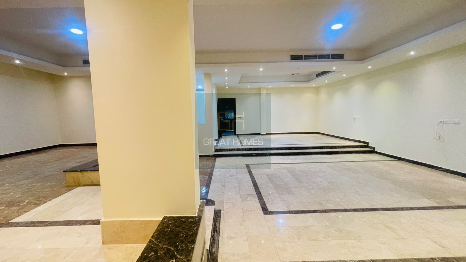 Specious 4 Bed Villa with Private Pool and Elevator